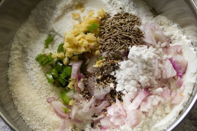 spices, chopped curry leaves and salt added