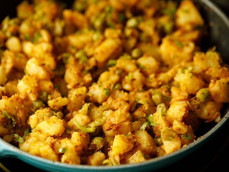 potatoes mixed and samosa stuffing is ready